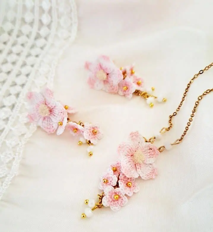 ست زیبای گوشواره و گردنبند...