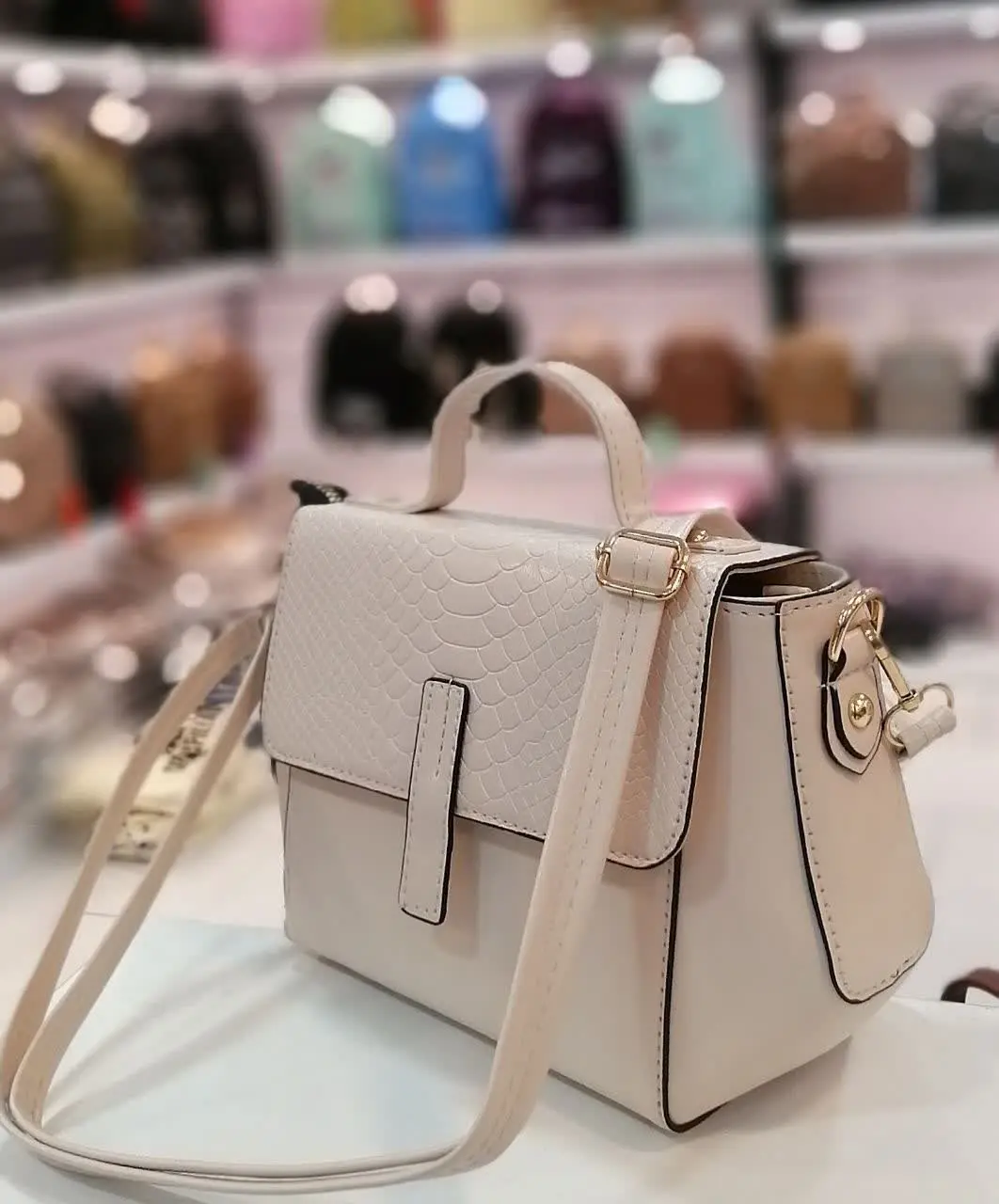 دوشی جا دار جنس وآستر خارجی 
