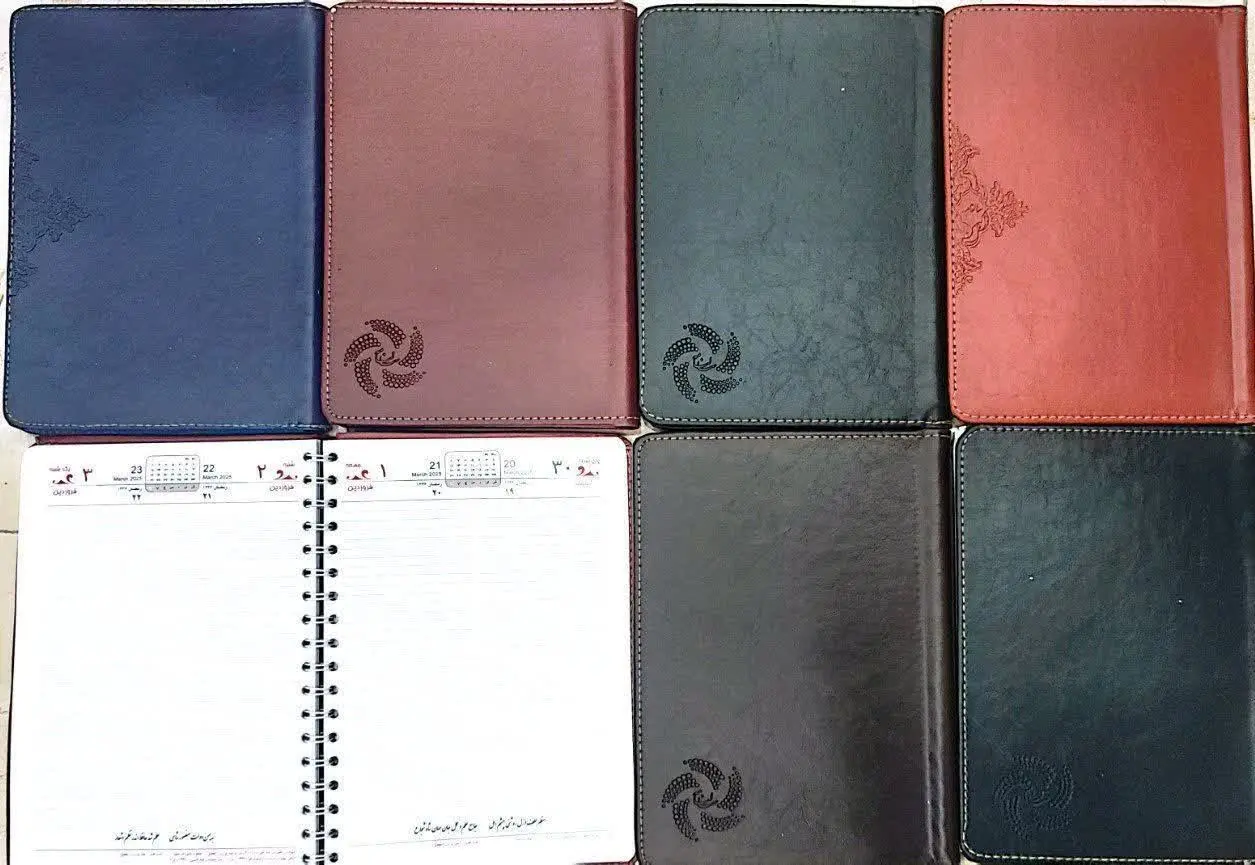 سررسید وزیری دو روزه چرم ۲ رنگ سال ۱۴۰۴
