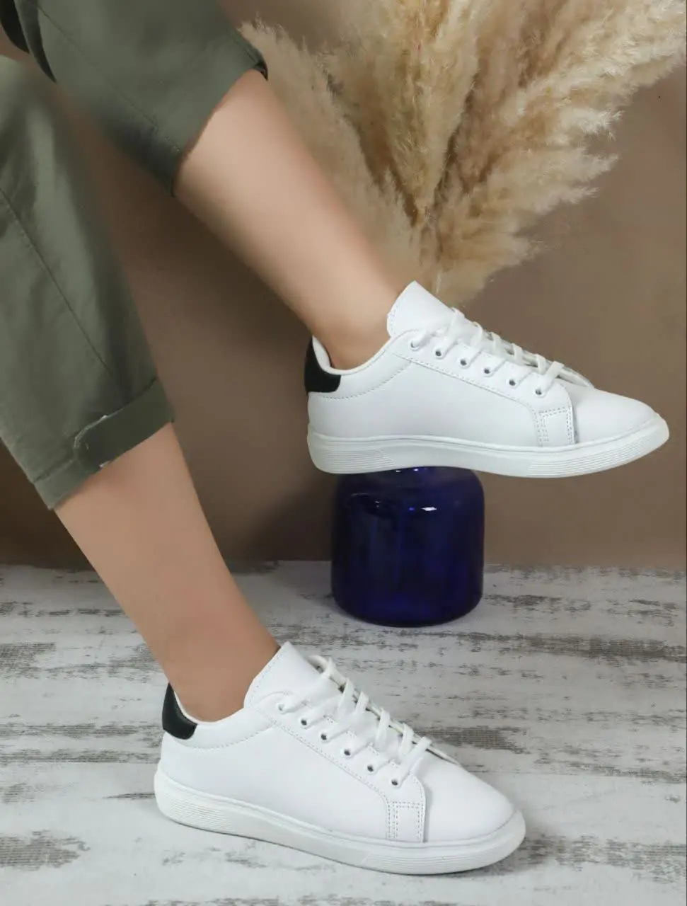 رنگبندی: سفید و مشکی