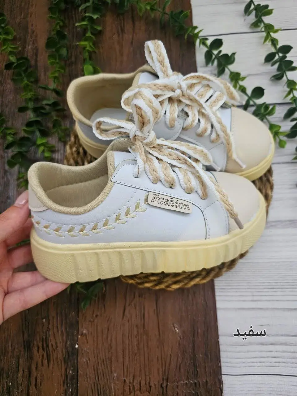 کتونی دخترانه گندم
