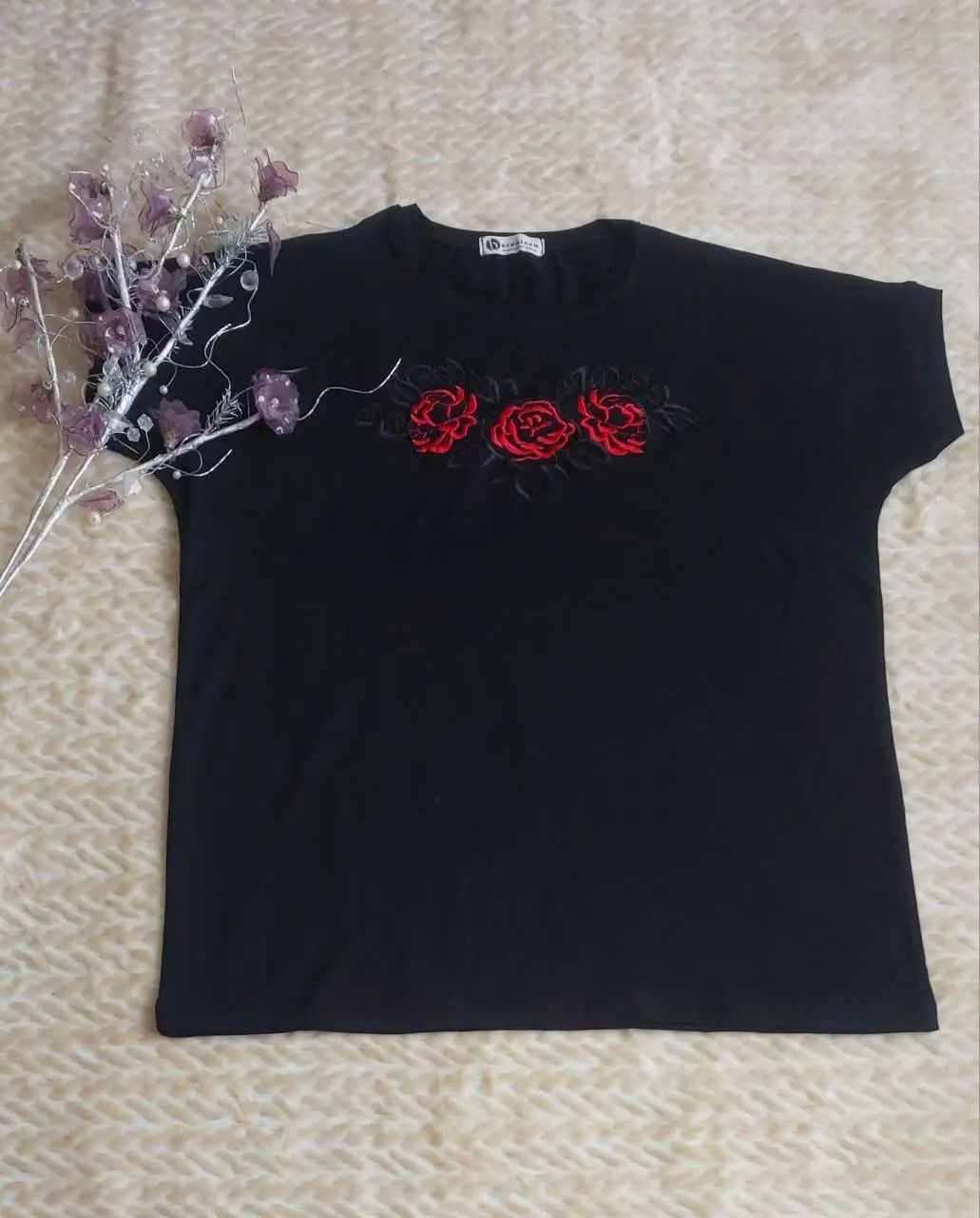 🌹#تیشرت گلدوزی شده سه گل🌹
