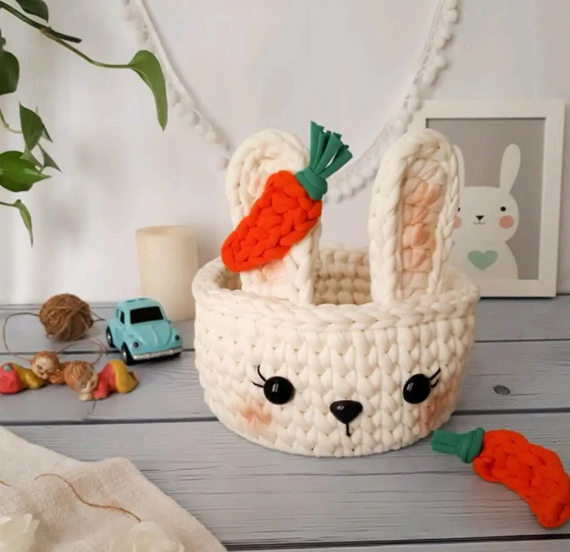 هویج بالای گوشش فقط😅
