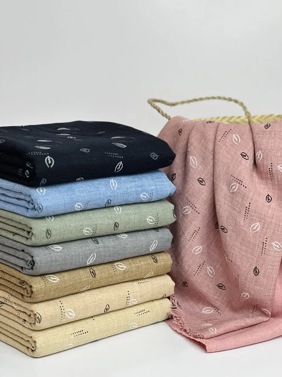 جنس پارچه: شانتون صوفیا گل گچی 👌🌸
