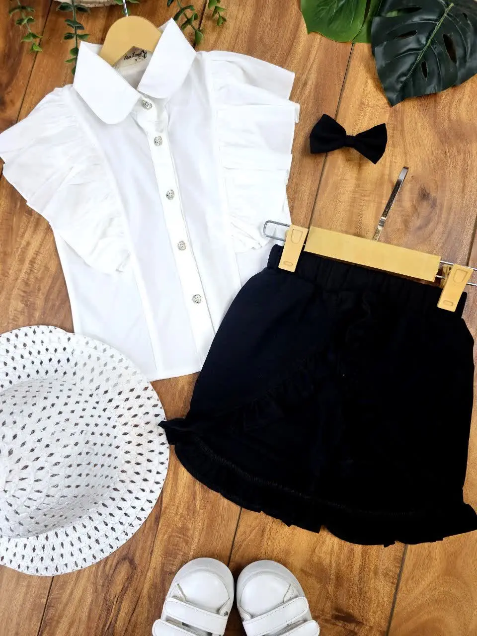 چهارتیکه شومیز و شورتک با کلاه و گیره سر
