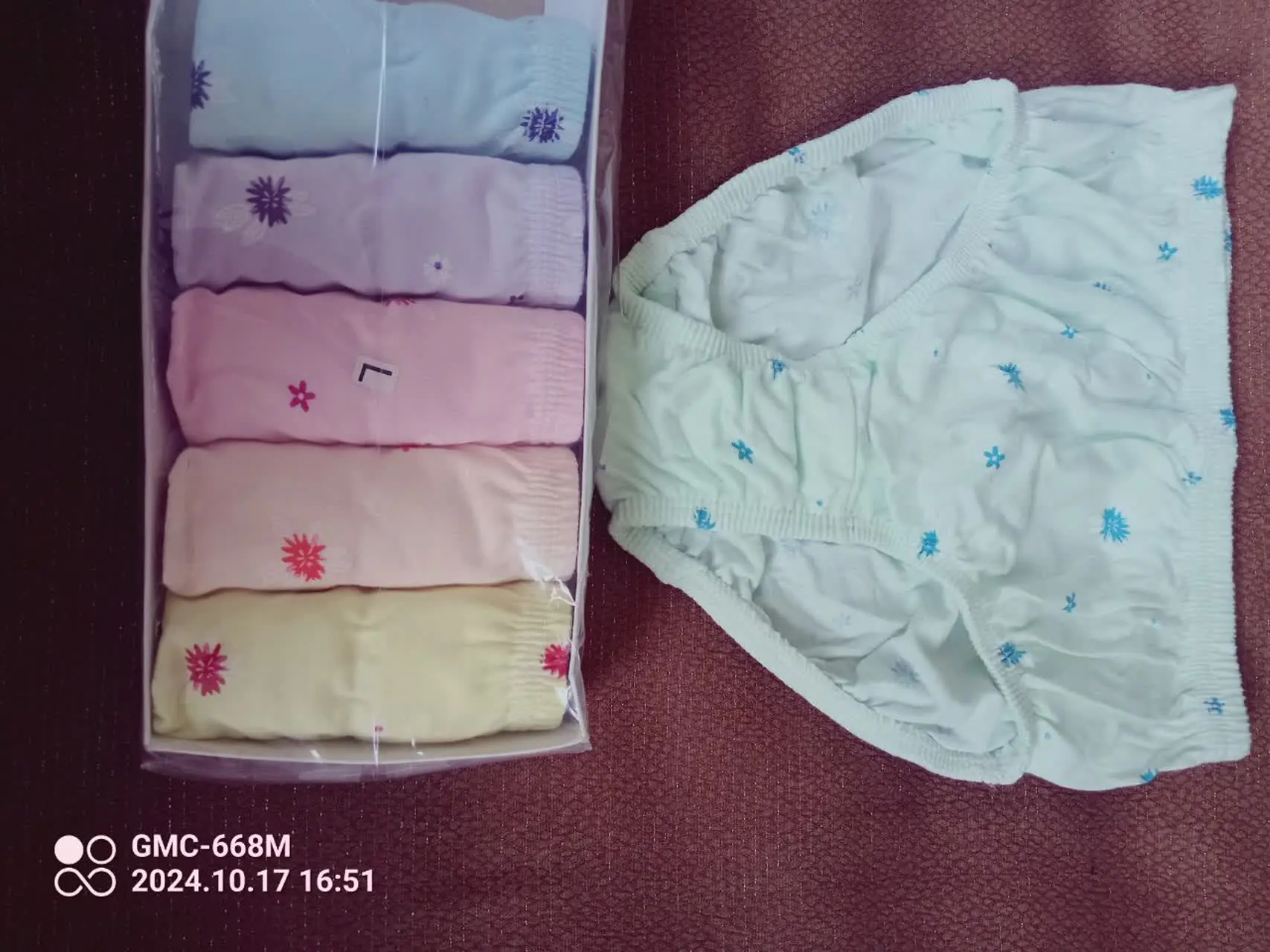 شورت دخترانه و زنانه
