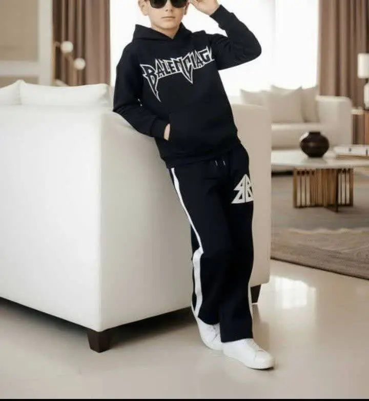 👗ست هودی و شلوار بالنسیاگا...