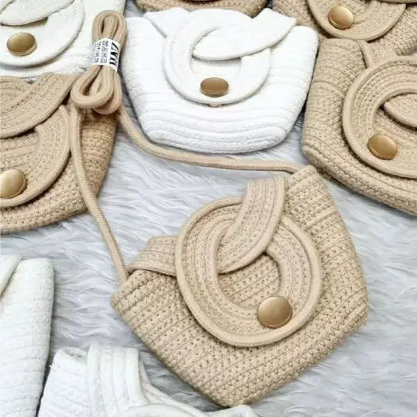 👚 نام: کیف کنفی