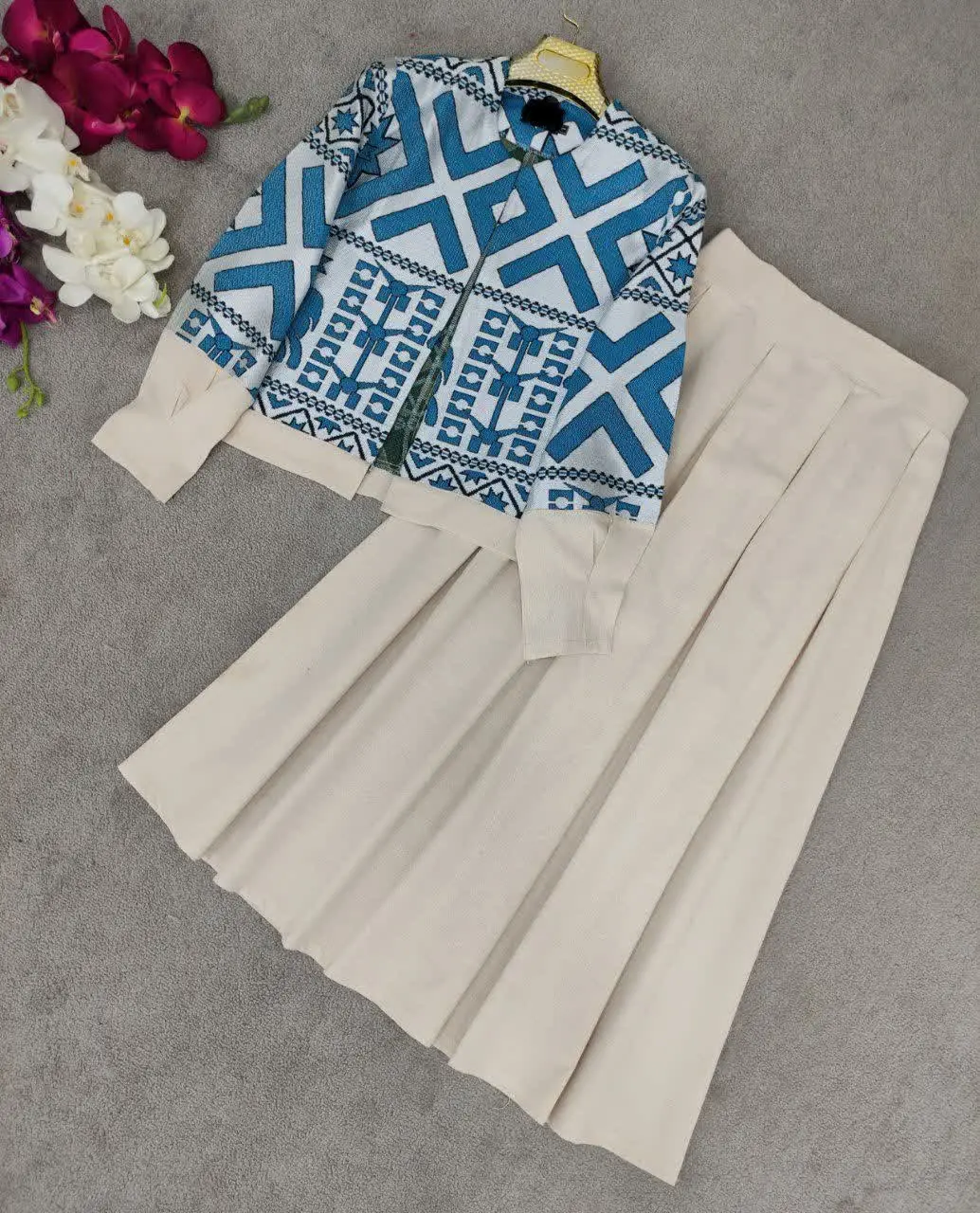 🍃نام: کت و دامن آسمان
