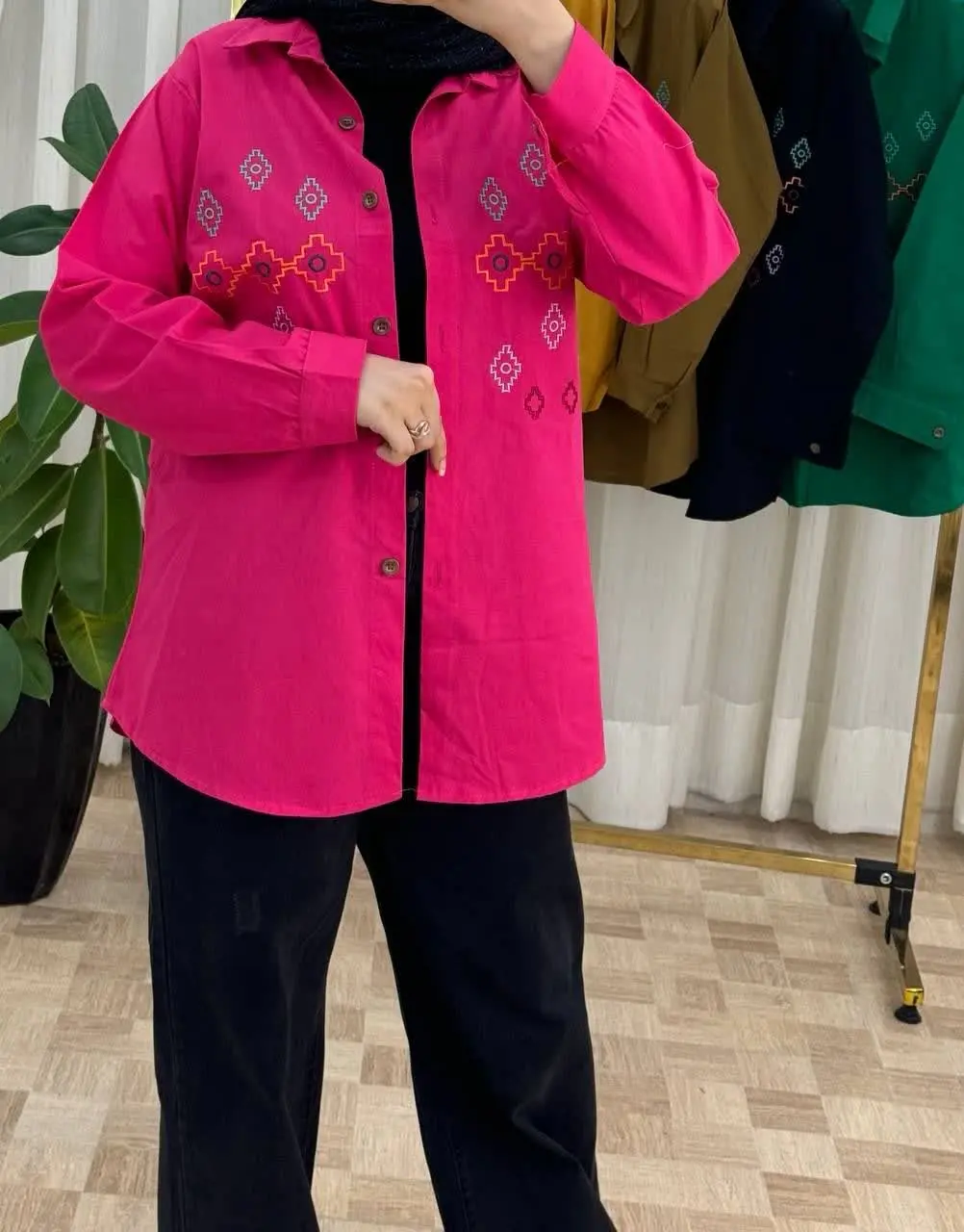 🔺نام: مانتو‌ گلدوزی شیوا
