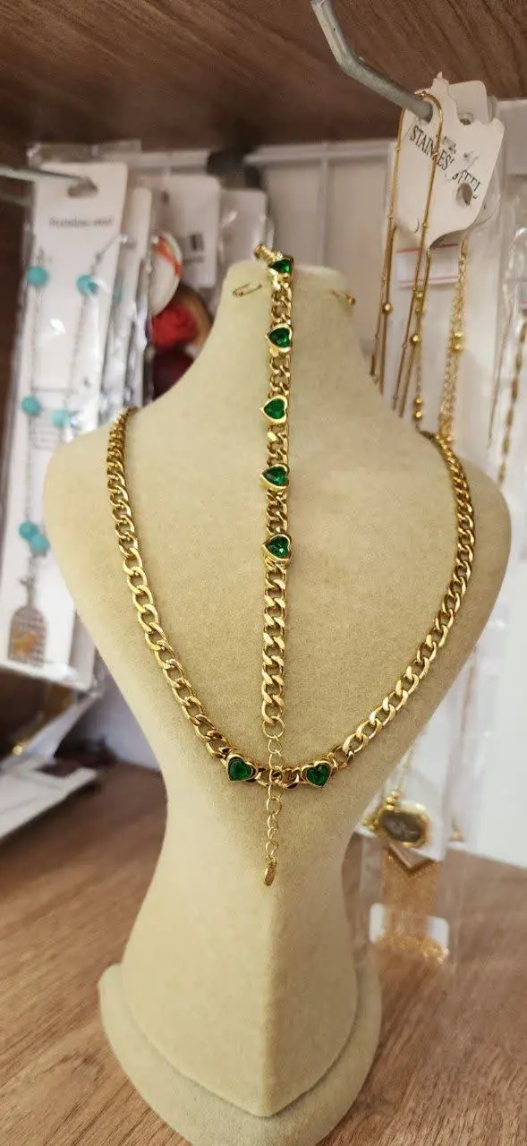 ببین نگین سبز قلبی چه کرده😍😍
