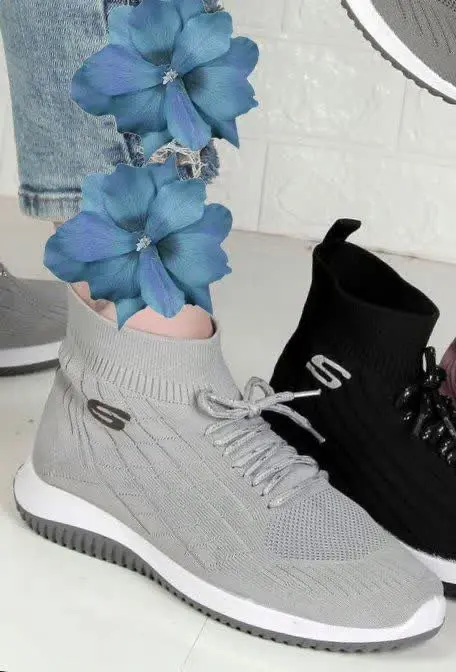 #اسپرت اسکیچرز نیم ساق کد ۱۰۷۰
