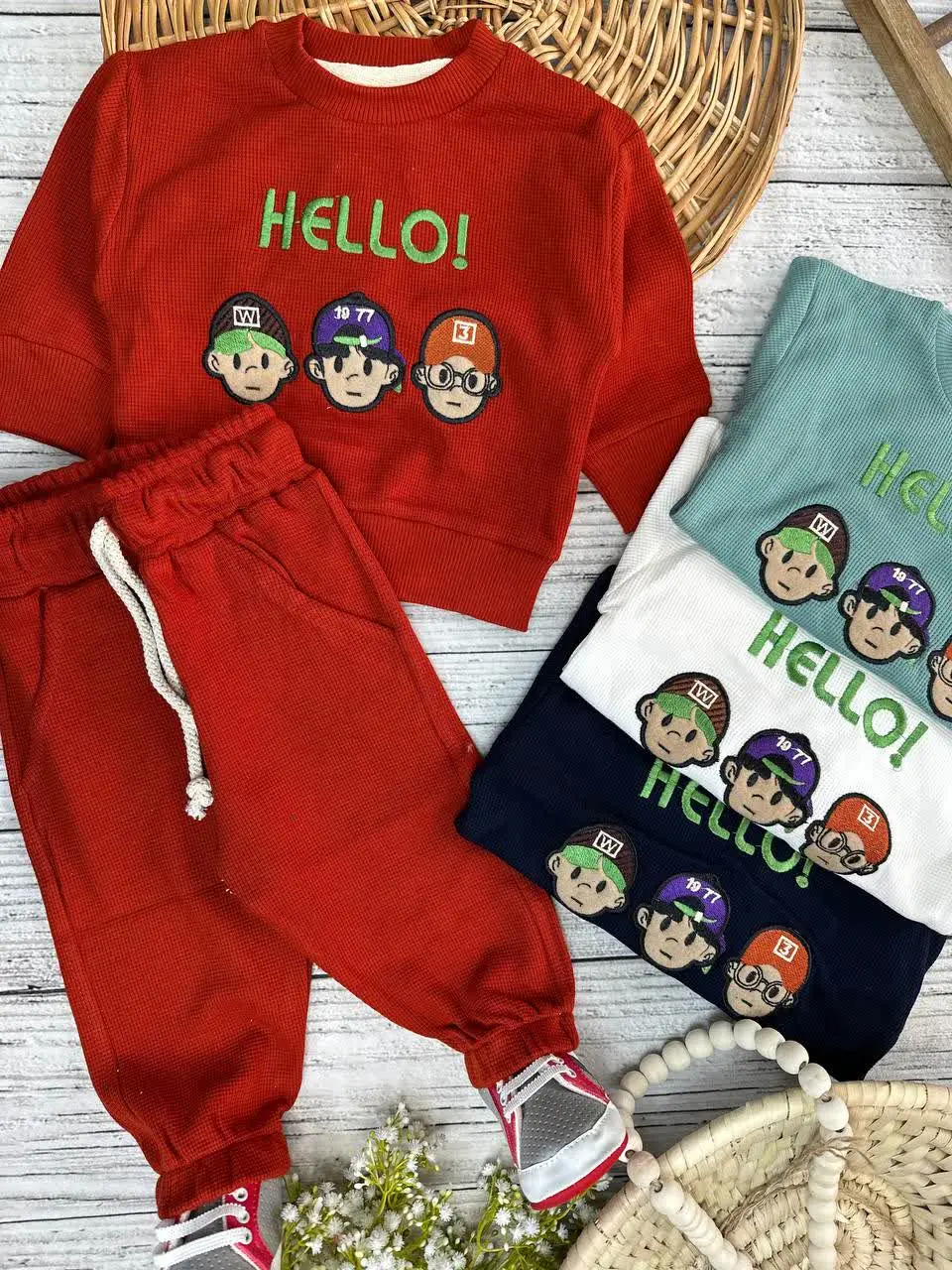 بلوز شلوار بیسکویتی طرح Hel...