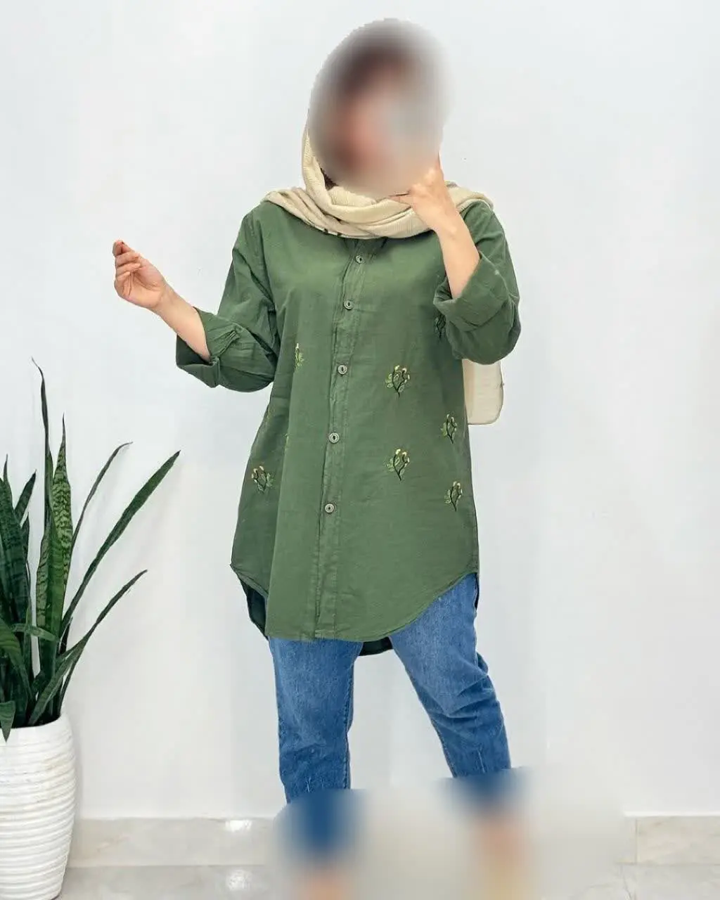 نام: مانتو آدنیس
