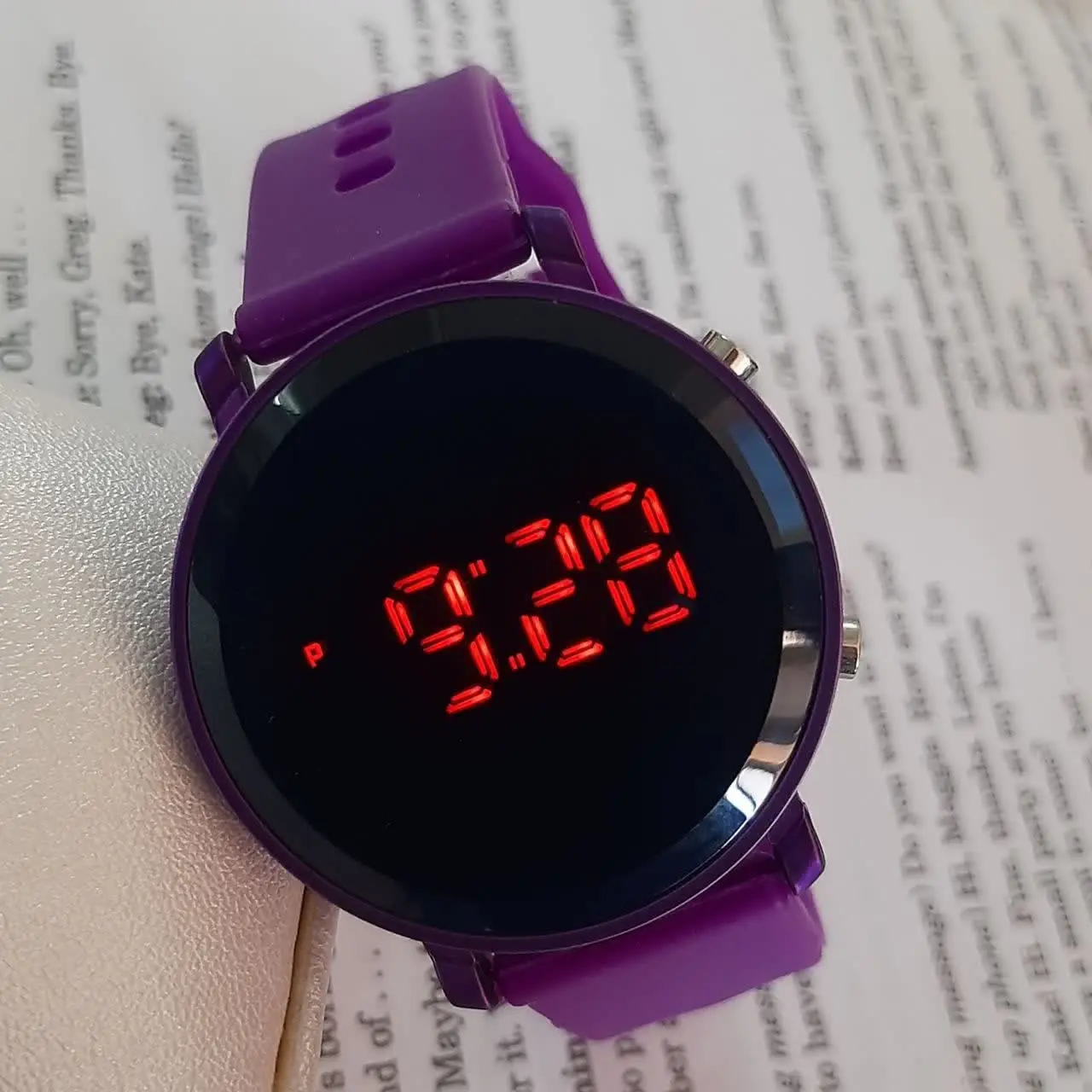 با قابلیت نمایش روز، ماه و...