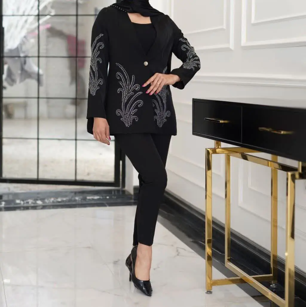 🧿 دنبال کت مجلسی هستی پس این مدل رو از دست نده که تنخور بسیار عالی داره
