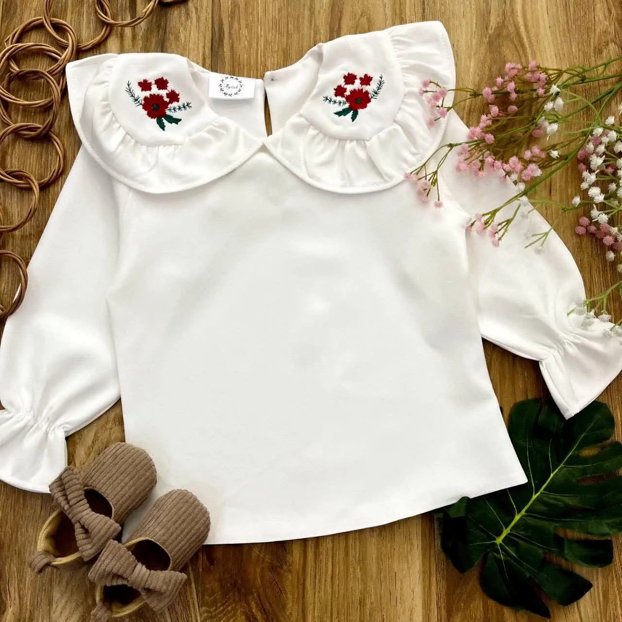 اینم شارژ مجدد شومیز سفیدمون که خییلی طرفدار داره و نگم از جنسش که حرف نداره 😍
