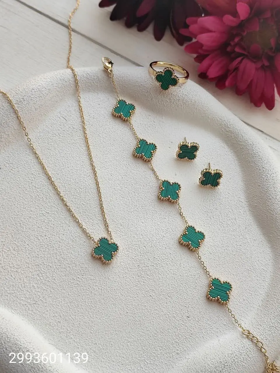 سرویس استیل ونکلیف همراه انگشتر ۲۹۹۳۶۰۲۸۴۳
